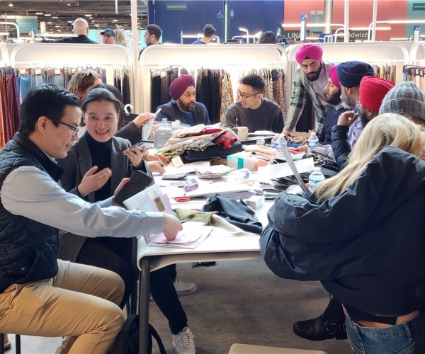 1xBET丝绸亮相PV展